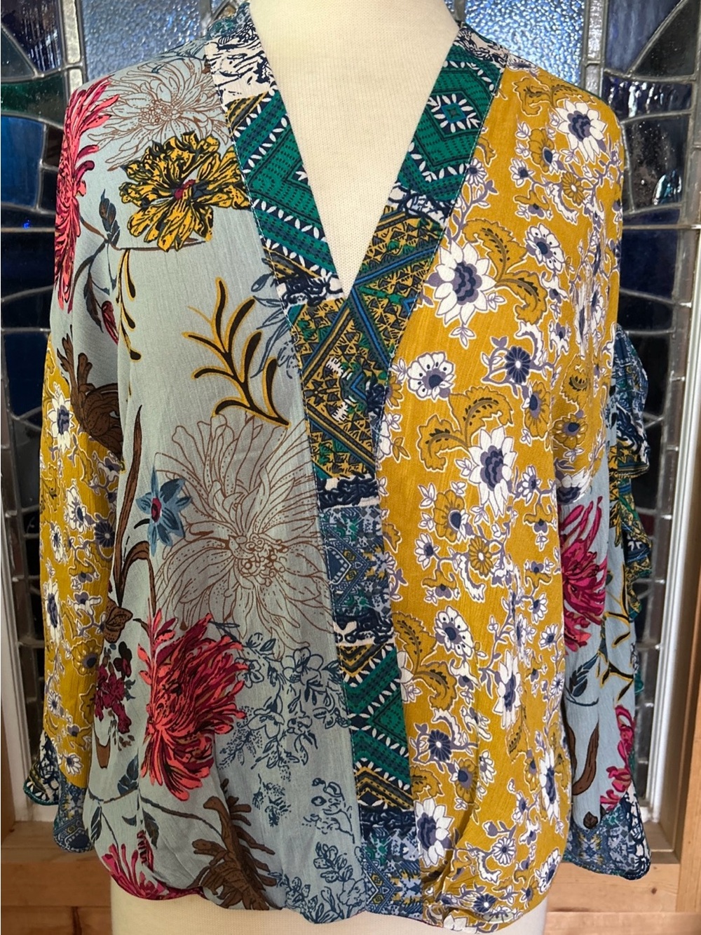Umgee Floral Patchwork Kimono Top Blouse Womens Size Small Split Ruffle Sleeve